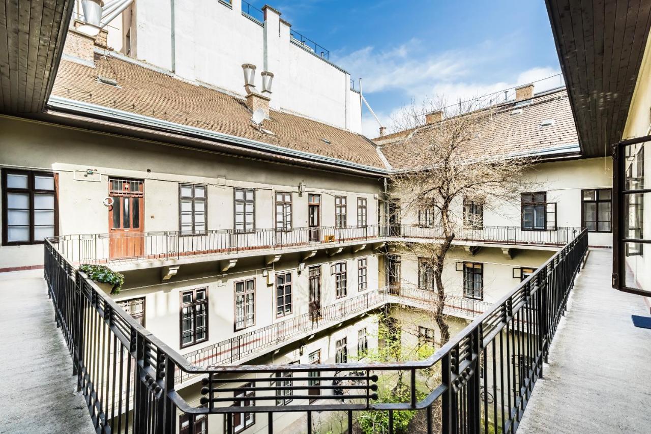 Corbie Downtown * Budapest